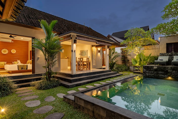Ubud Tropical Private 2br Villa W/ Private Pool - Ubud