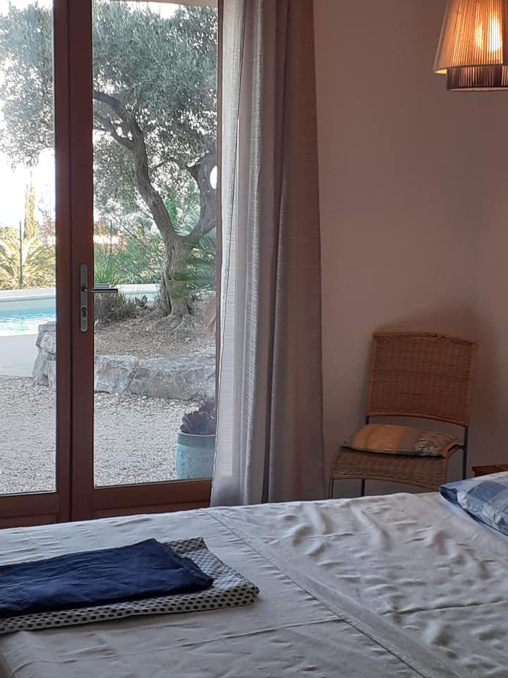 غرفة النوم 2