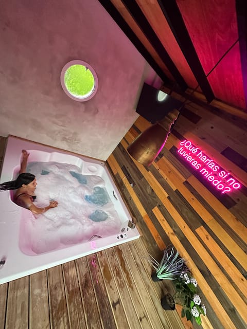 Private apartment with a heated pool and Jacuzzi