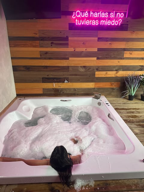 Stylish house with pool, 300 meters from the beach