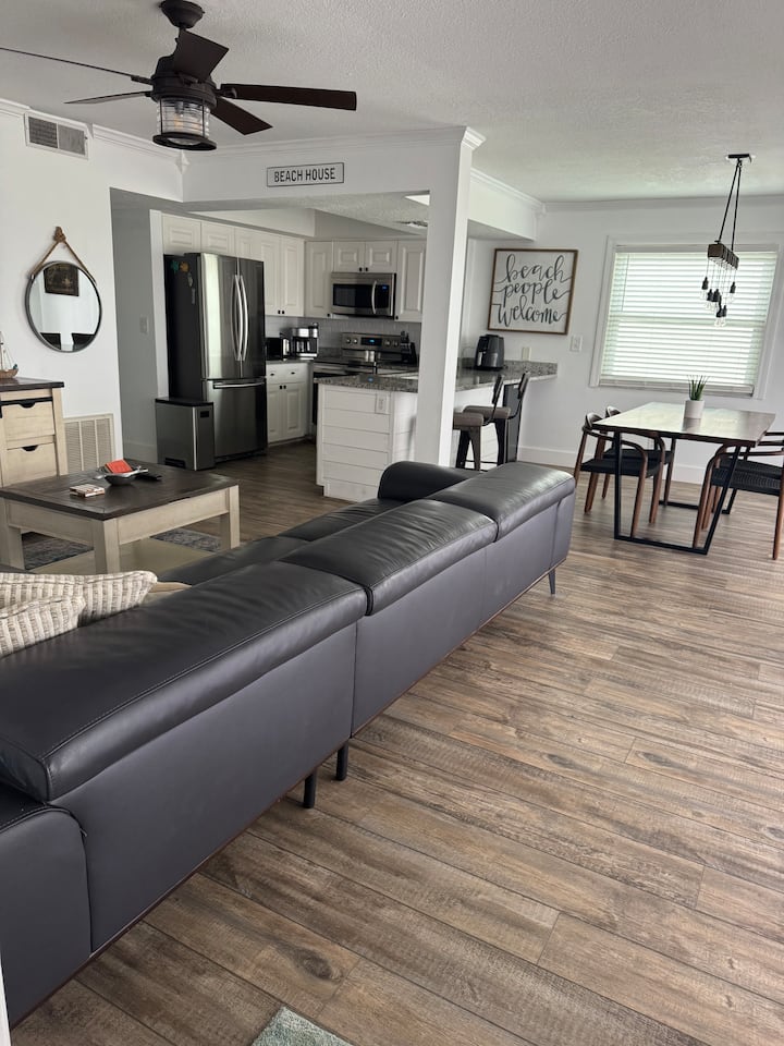 Coastal Chic Condo - Walk To The Sand - Indian Rocks Beach, FL