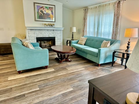 Super clean fully stocked and close to beach