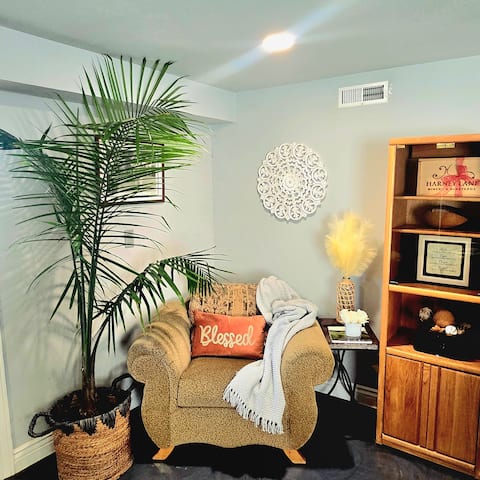 Country Villa on Prvt Estate Sunsets & Ocean views