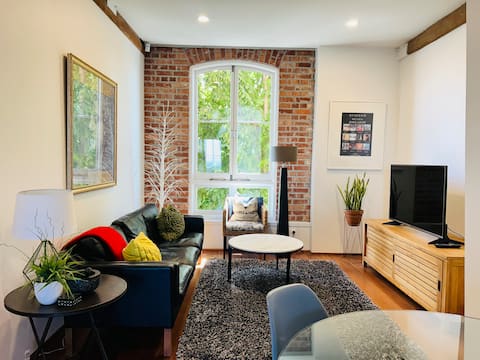 Popular Airbnb listing: Stylish apartment in historic Edwardian building. in Christchurch Centre