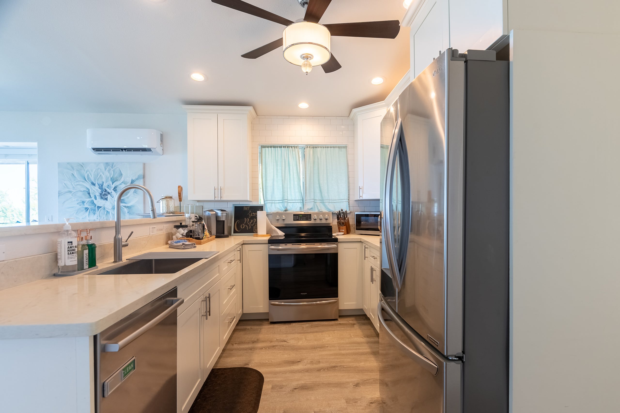 Home in Kailua-Kona · ★4.97 · 2 bedrooms · 2 beds · 1.5 baths - Image 6