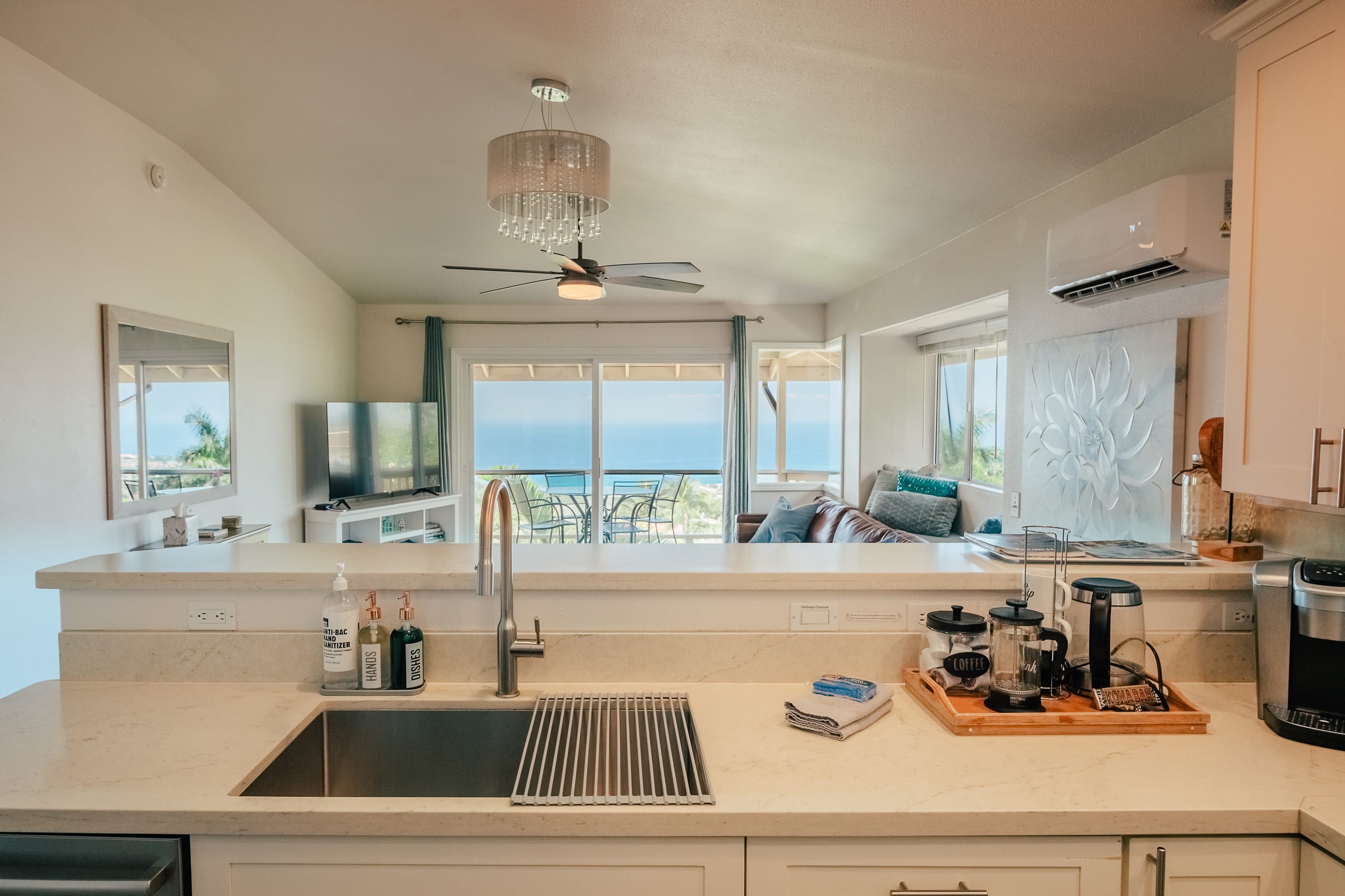 Home in Kailua-Kona · ★4.97 · 2 bedrooms · 2 beds · 1.5 baths - Image 7