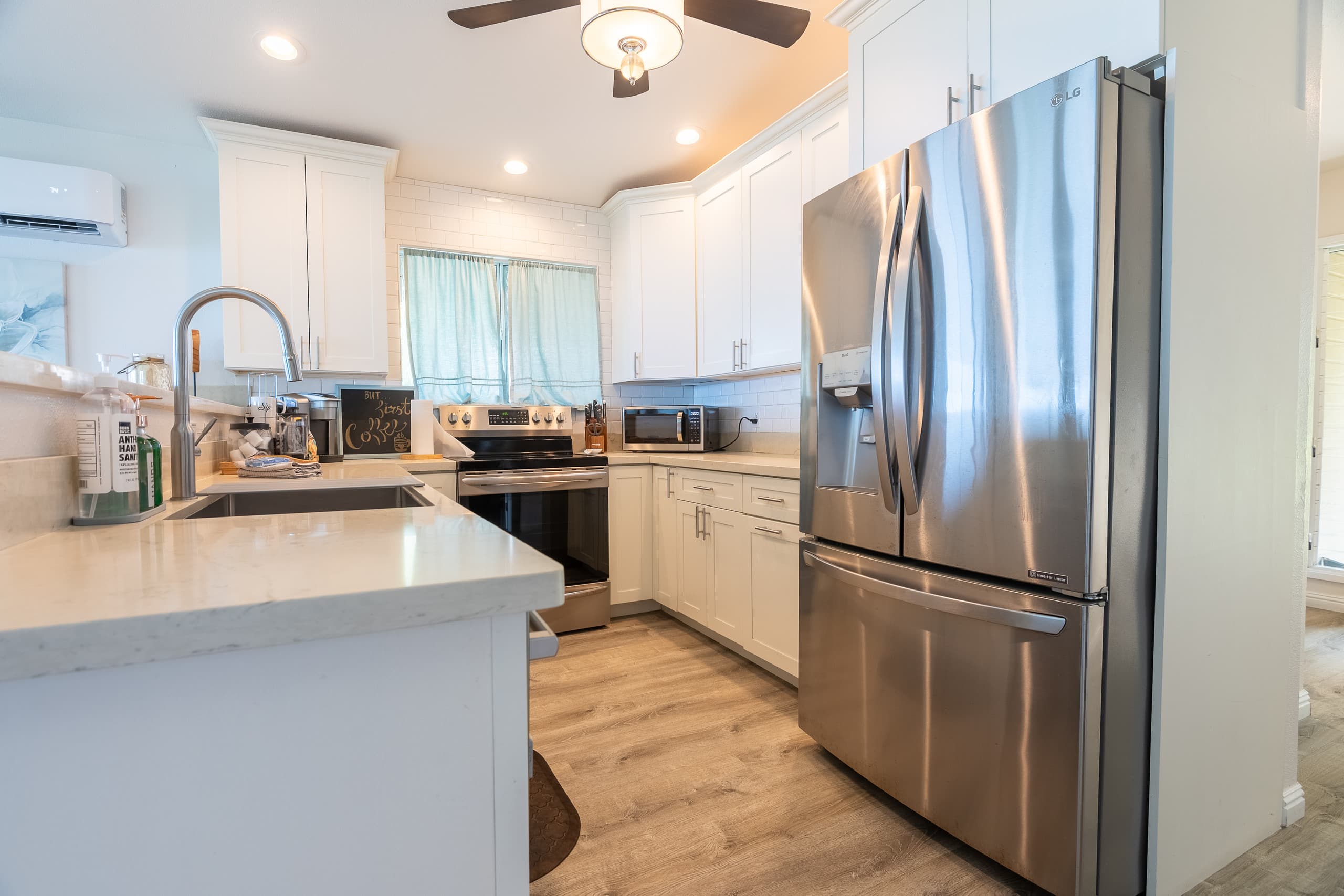 Home in Kailua-Kona · ★4.97 · 2 bedrooms · 2 beds · 1.5 baths - Image 5