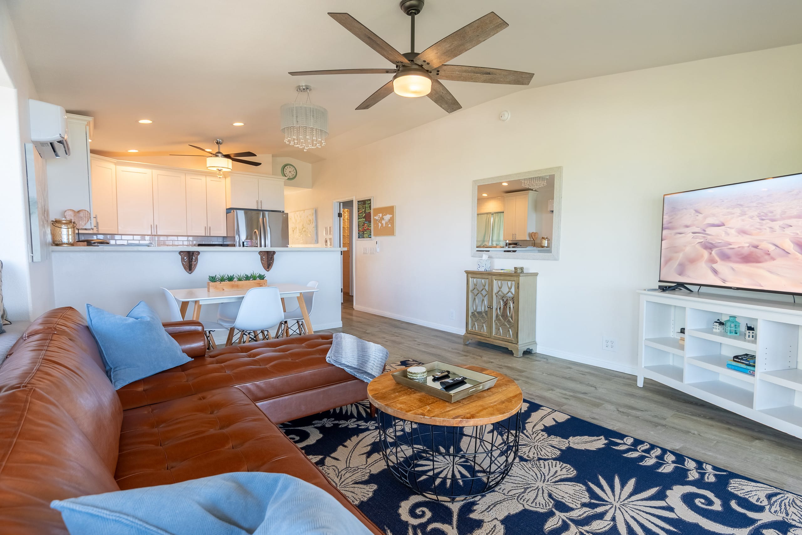 Home in Kailua-Kona · ★4.97 · 2 bedrooms · 2 beds · 1.5 baths - Image 2