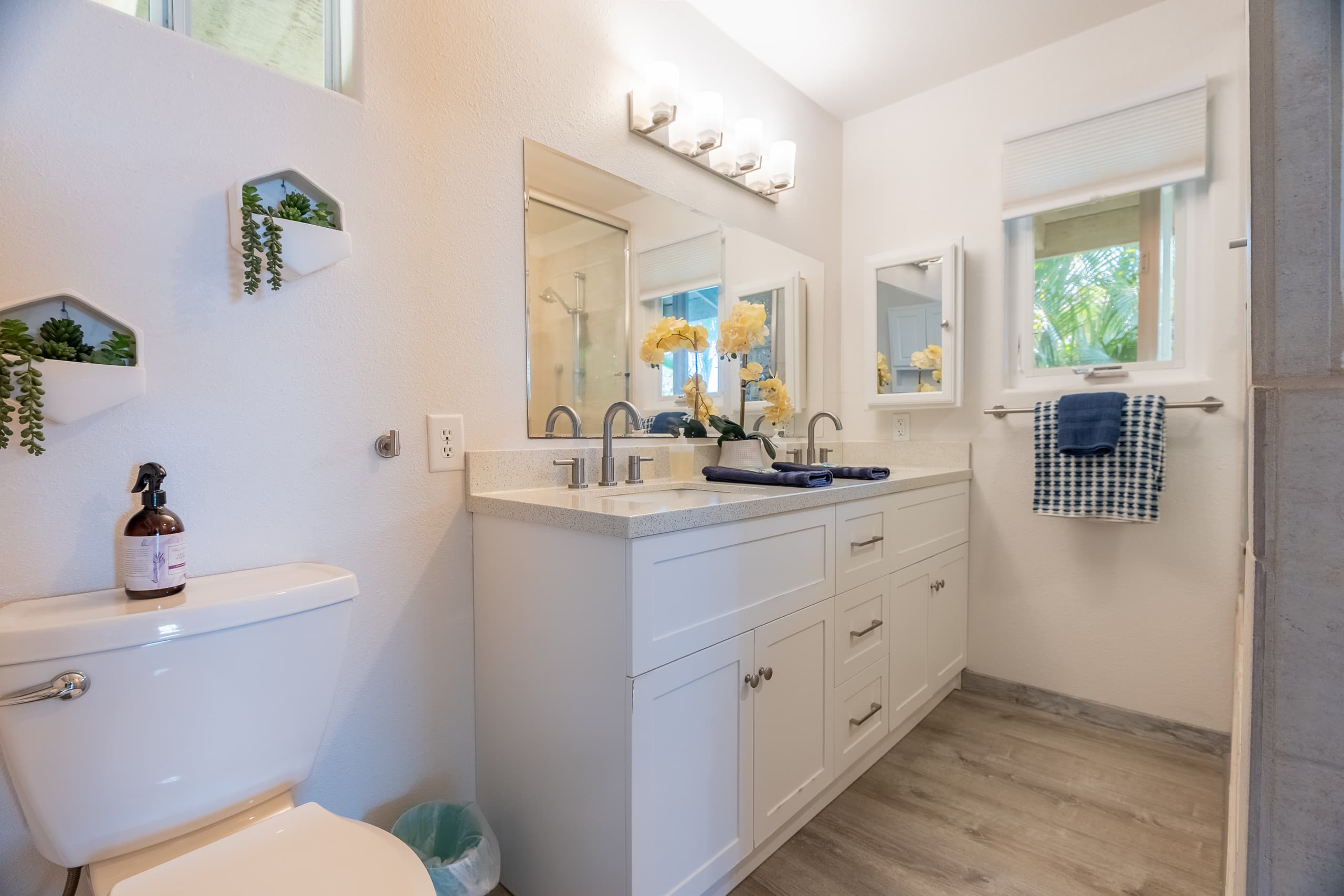 Home in Kailua-Kona · ★4.97 · 2 bedrooms · 2 beds · 1.5 baths - Image 25
