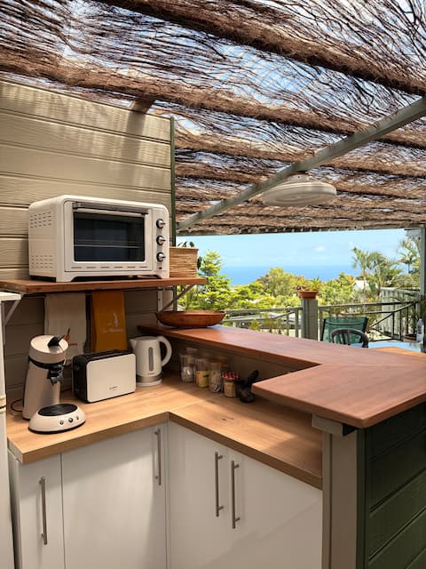 Popular Airbnb listing: Panoramic Island View in Saint Paul