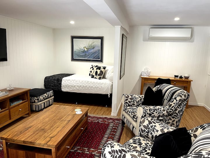Cooroy In The Noosa Hinterland - Home 'N' Abroad - Cooroy