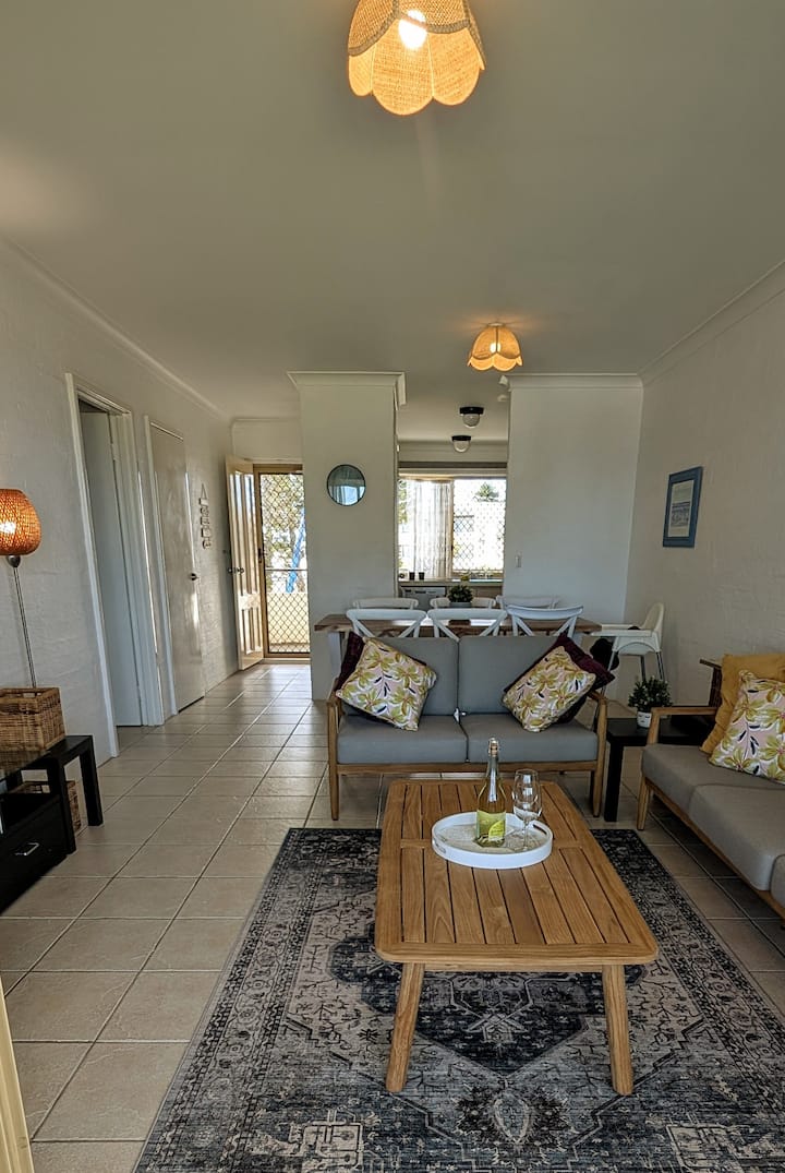 Seaside Apartment With Views & Pool - Perth