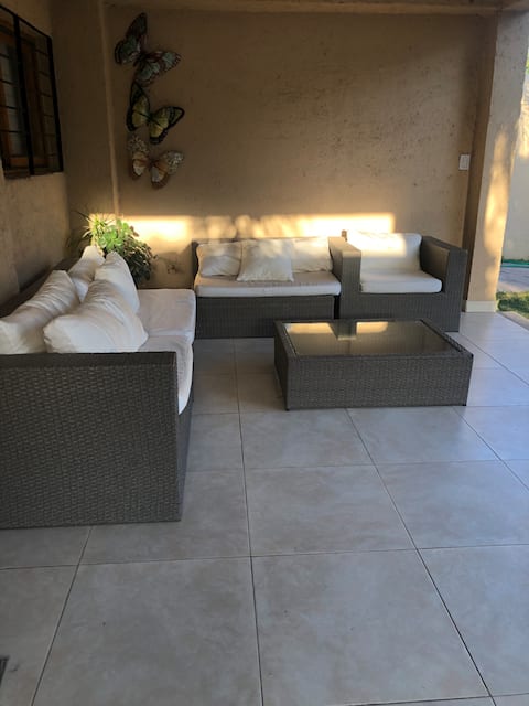 Propiedad de Airbnb exitosa: Casa Quebrada de la Luna (Quebrada de la Luna House) en Departamento Capital