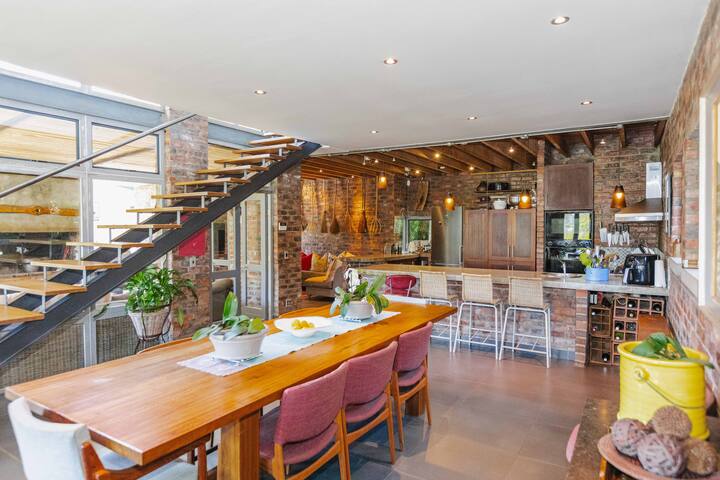 Spacious 3 Bedroom home with pool gallery image 5