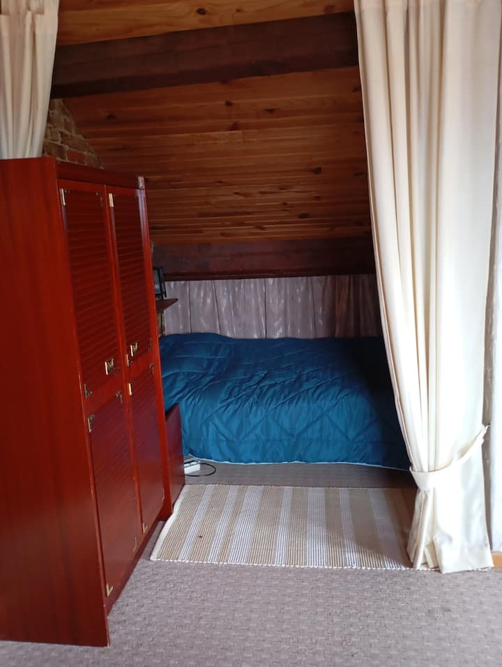 alcove with double bed