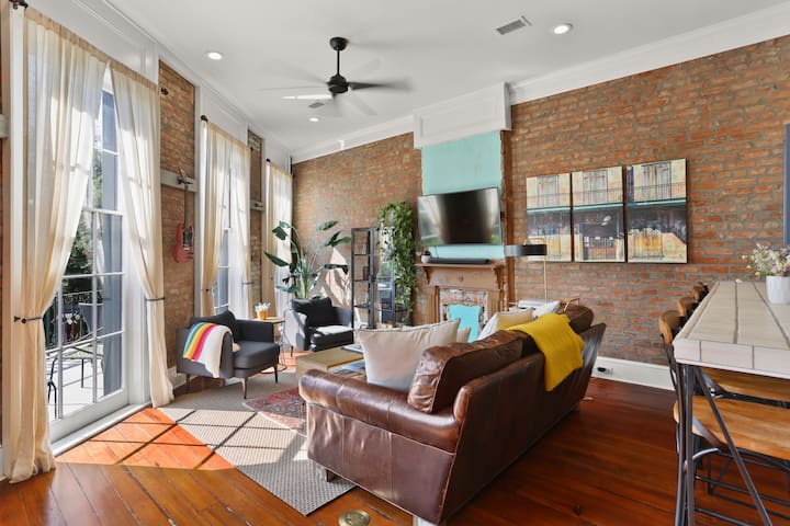 The Balcony on Sophie Wright Park