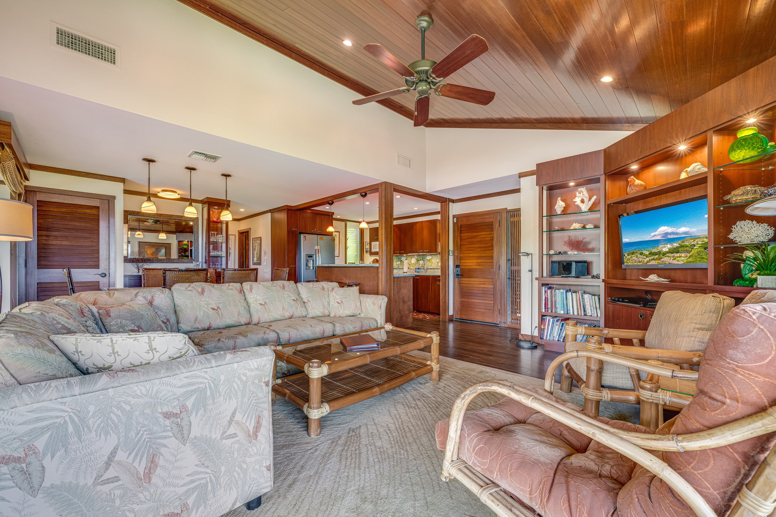 Condo in Wailea · ★4.67 · 2 bedrooms · 3 beds · 2 baths - Image 12
