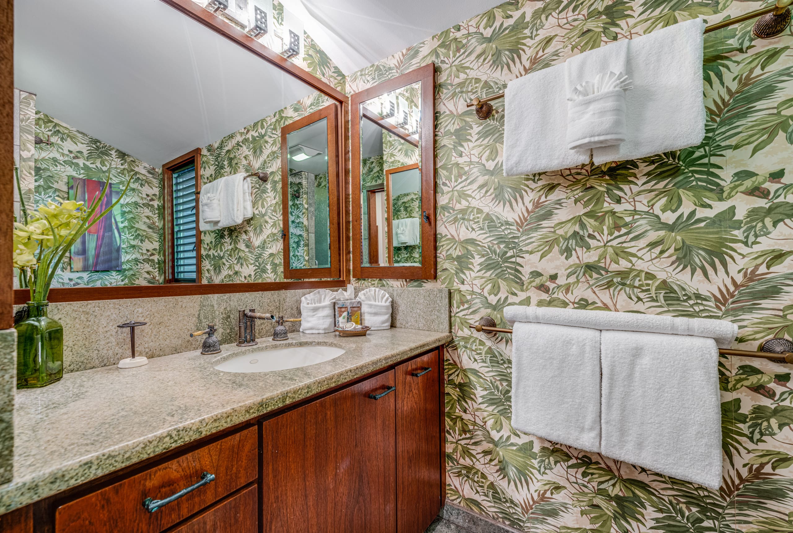 Condo in Wailea · ★4.67 · 2 bedrooms · 3 beds · 2 baths - Image 29