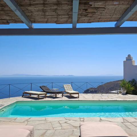 Magnifique villa avec vue gallery image 2