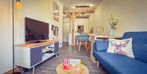 Successful Airbnb property: "Le Cerf" Renovated, warm apartment near city center in Chamonix Mont Blanc
