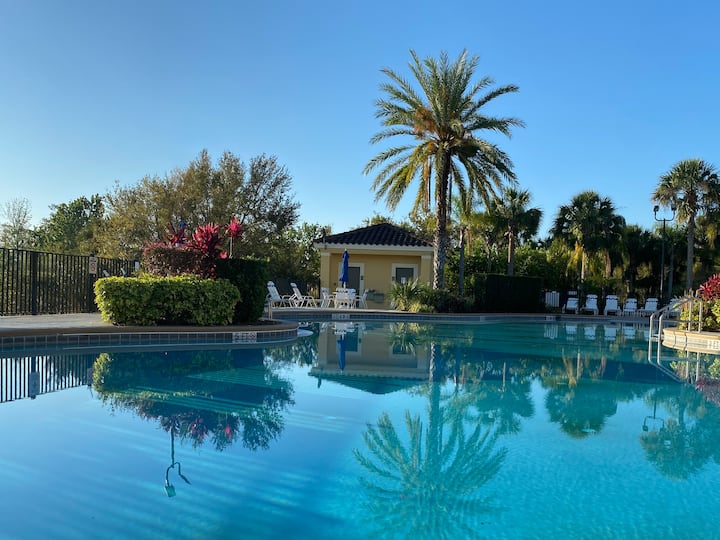 Beautiful 3b Townhome ・Resort・ 1.5 Mi To Disney