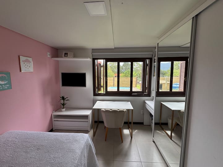 Táto izba má výhľad na detský bazén. 