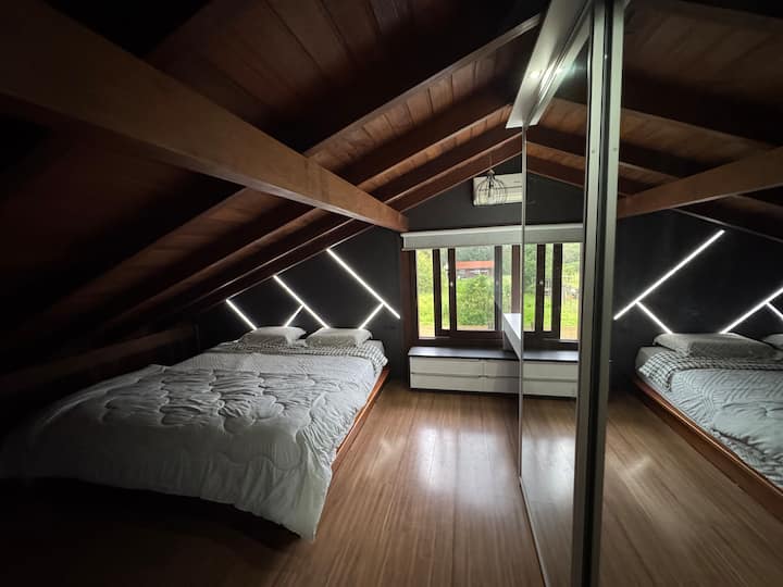 Výhľad na detský bazén a západ slnka 