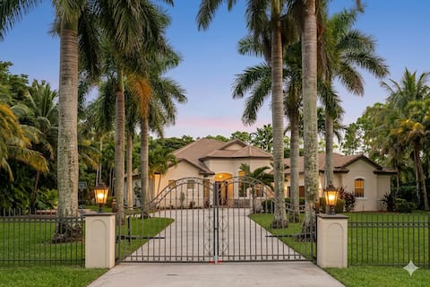 West Royal Palm Villa, Pool/Spa, Privacy, 1.5 acre