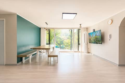 Kintex group accommodation (up to 14 people) | 4 rooms · Free parking · Daewo Station · Goyang Gymna