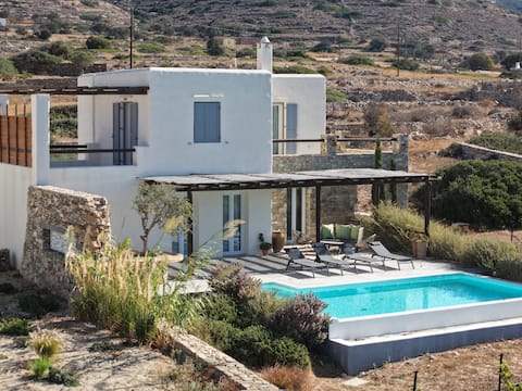 Successful Airbnb property: Elysian Villas Ios house 1 in Δήμος Ιητών