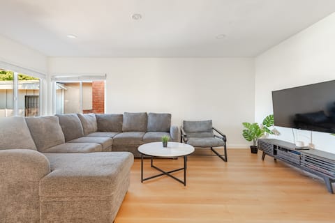 Spacious 3BR/2BA Near LAX, SOFI, Beaches