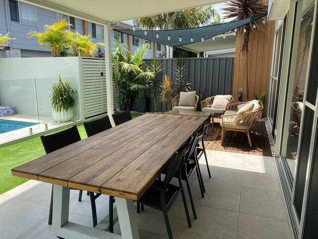 Valos Villa – 100m to beach with private plungie gallery image 5