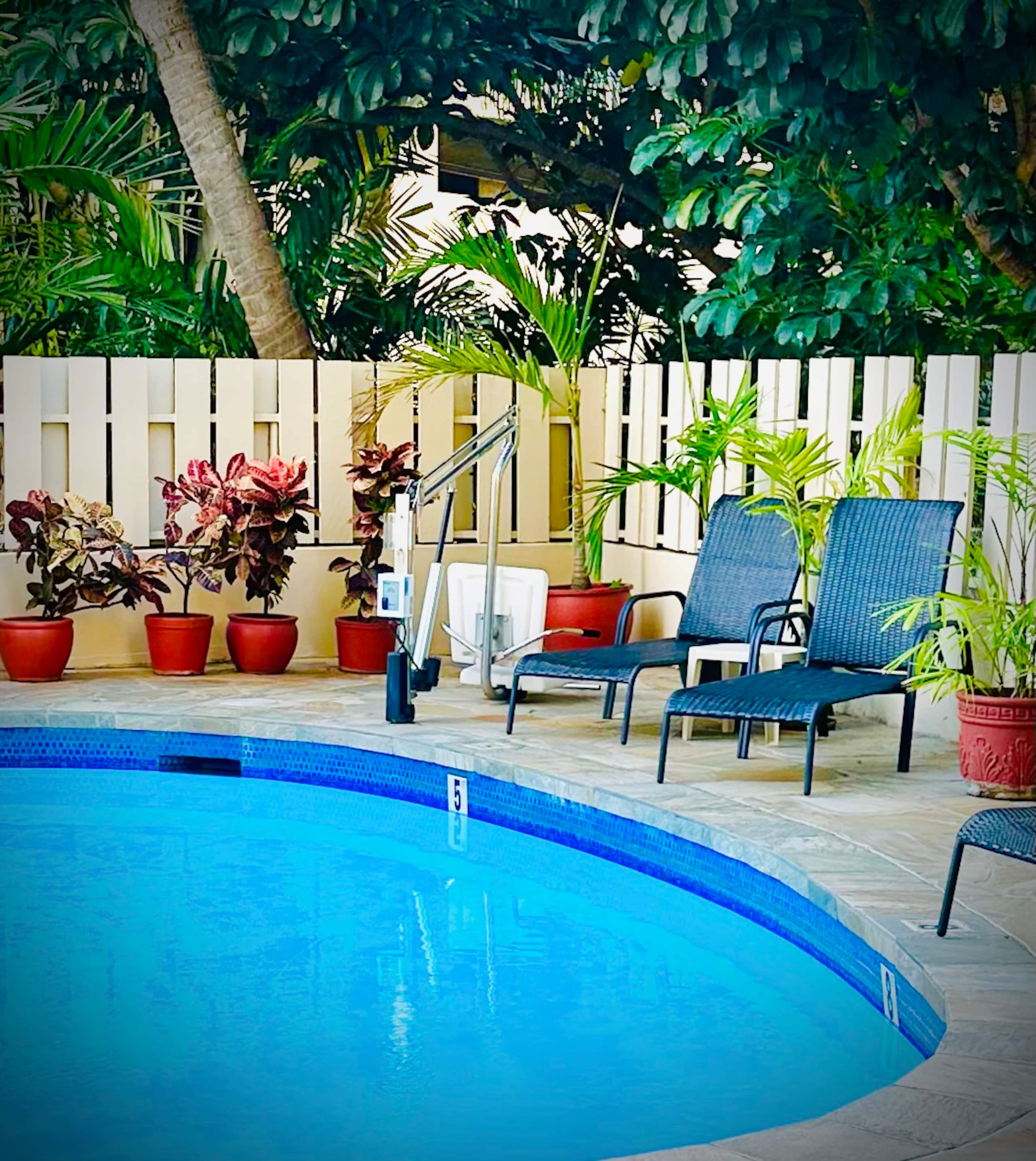 Condo in Honolulu · ★4.74 · 1 bedroom · 1 bed · 1.5 private baths - Image 19