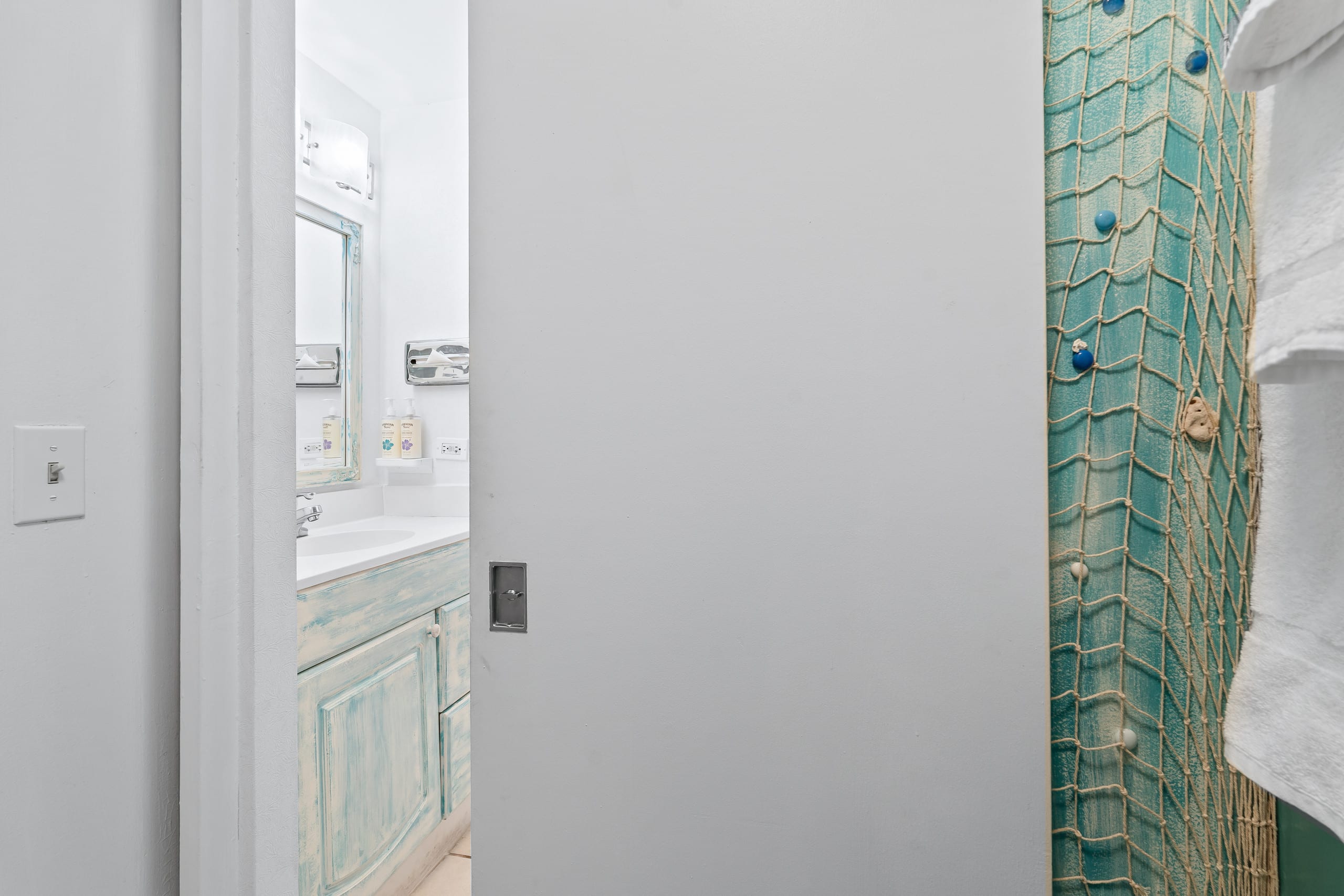 Condo in Honolulu · ★4.74 · 1 bedroom · 1 bed · 1.5 private baths - Image 11