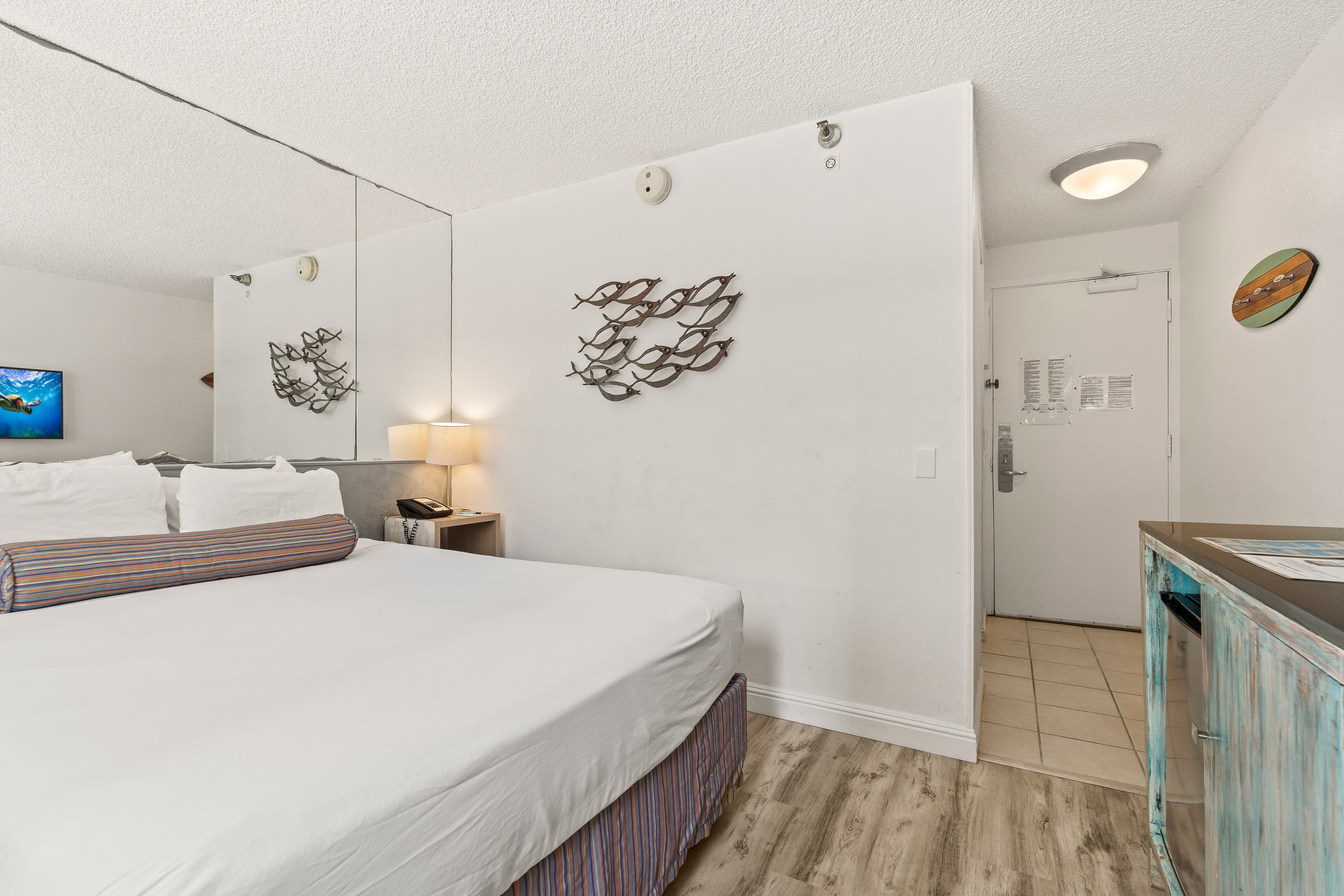 Condo in Honolulu · ★4.74 · 1 bedroom · 1 bed · 1.5 private baths - Image 5