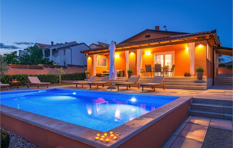 Guest favorite listing in Pula Airport Area