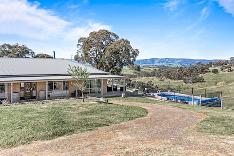 Poloma Farm Stay - Scenic Country Escape