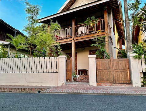 Peninsula Private House