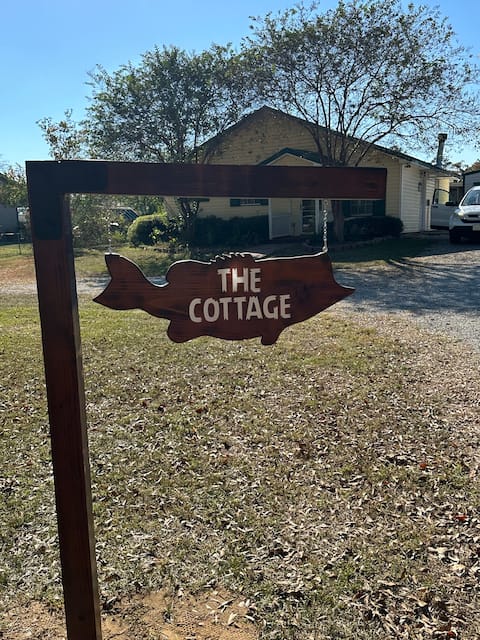 The Cottage! 5 star! Hottub•fishing•dock/lift