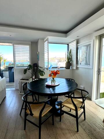Family Beachside Apartment Overlooking Bondi Beach gallery image 5