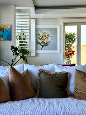 Family Beachside Apartment Overlooking Bondi Beach gallery image 3