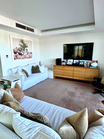 Family Beachside Apartment Overlooking Bondi Beach gallery image 2