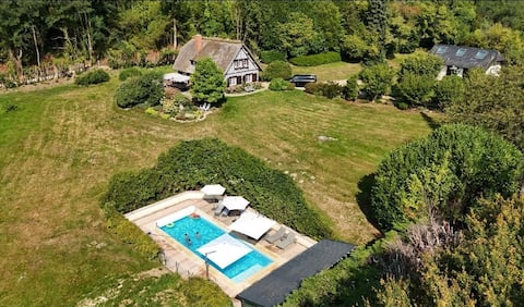 Quiet thatched cottage + annex, heated pool