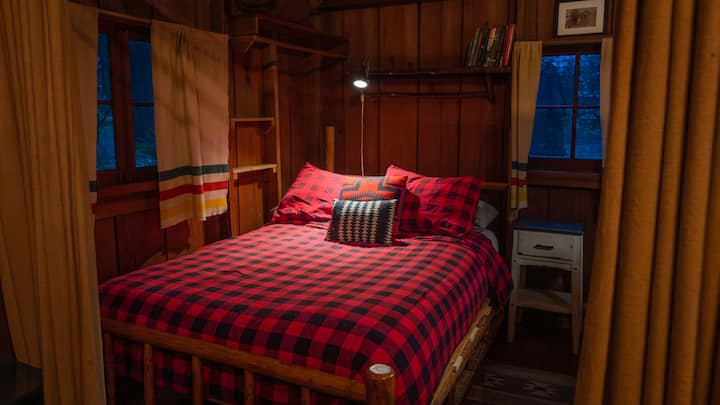 Cedarwood is a classic one-room cabin, ideal for couples. The comfortable double bed sleeps two.