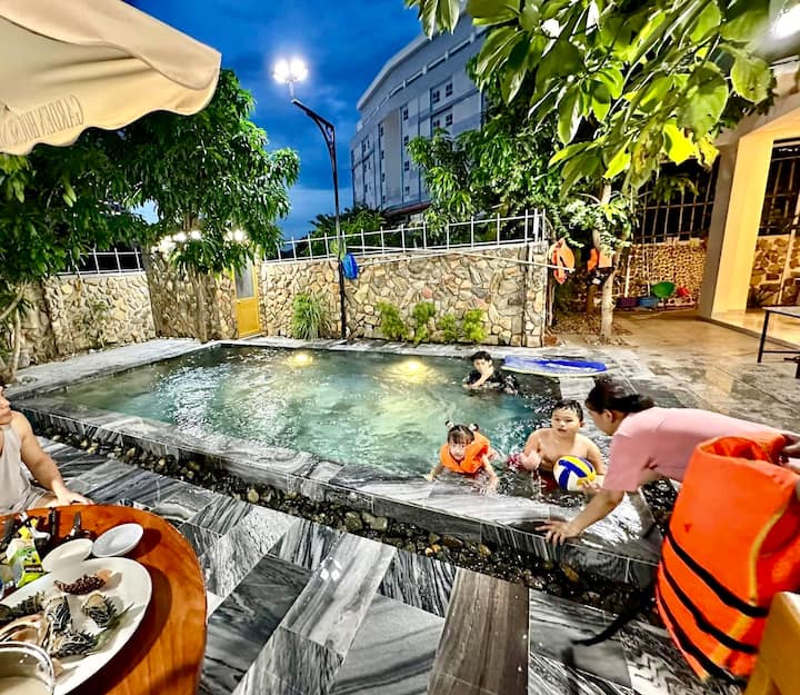 đặt villa Nha Trang cho nhóm đông