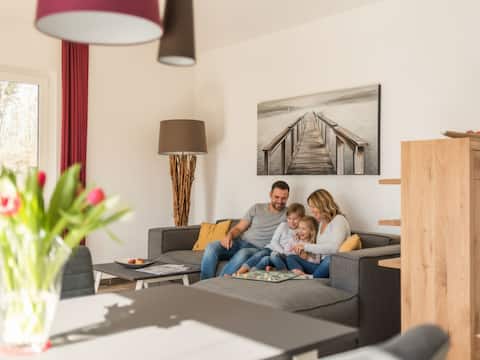 Leistungsstarkes Airbnb: Vacation home-lake-sauna-fireplace-5 stars-102 m² in Krakow Am See