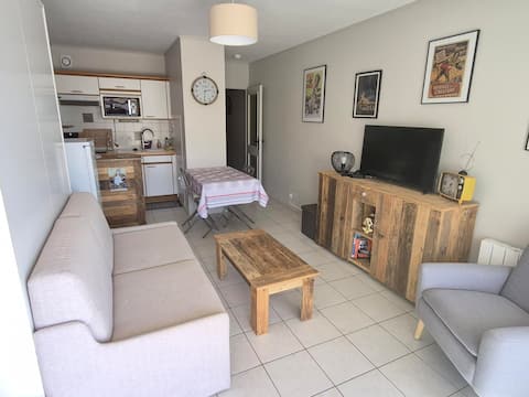 Top performing Airbnb: Beautiful Studio, sea view, La Chaume district in Les Sables D'olonne