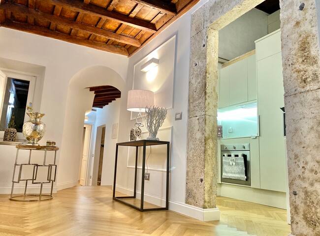 Romanlux Campo Marzio Suites 2BD 2 BA