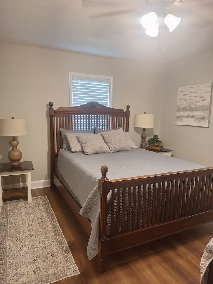 Queen Bed + Double Bed in this room