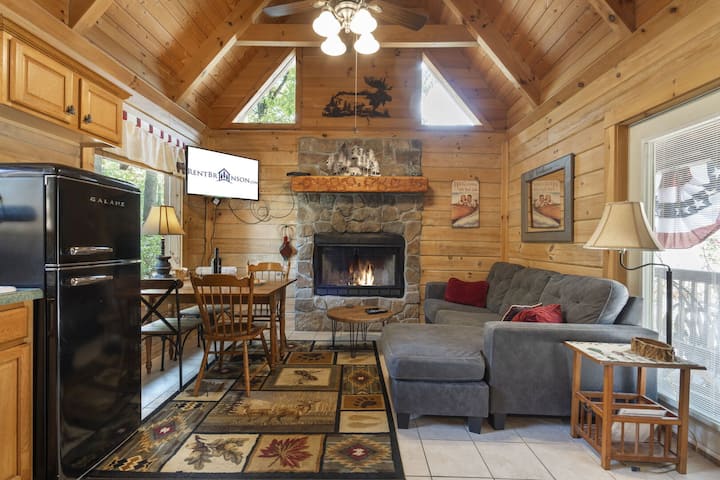 Real Logcabin Nr Big Cedar_hottub_private Backyard - Table Rock Lake